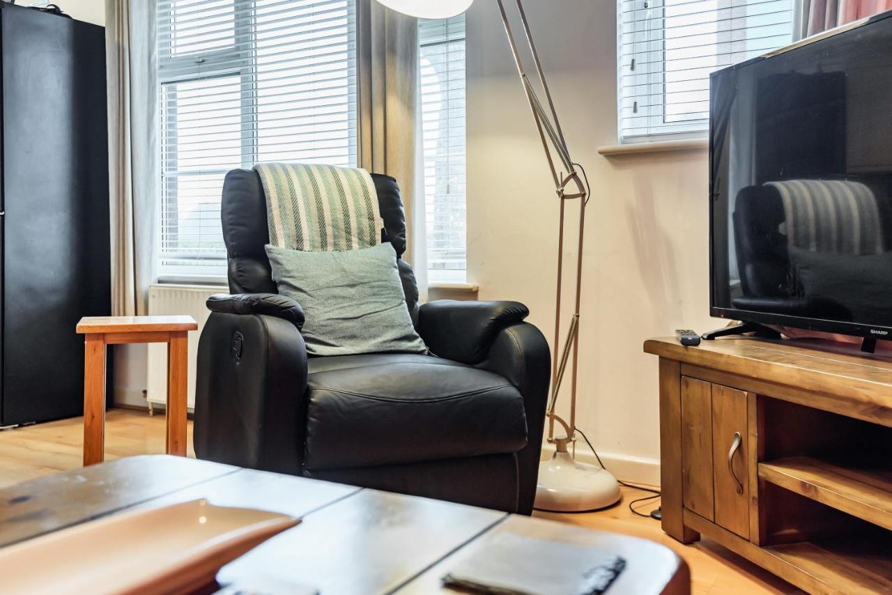 Stylish 2 Bedroom Apartment, Central Exeter, Parking On Site Εξωτερικό φωτογραφία