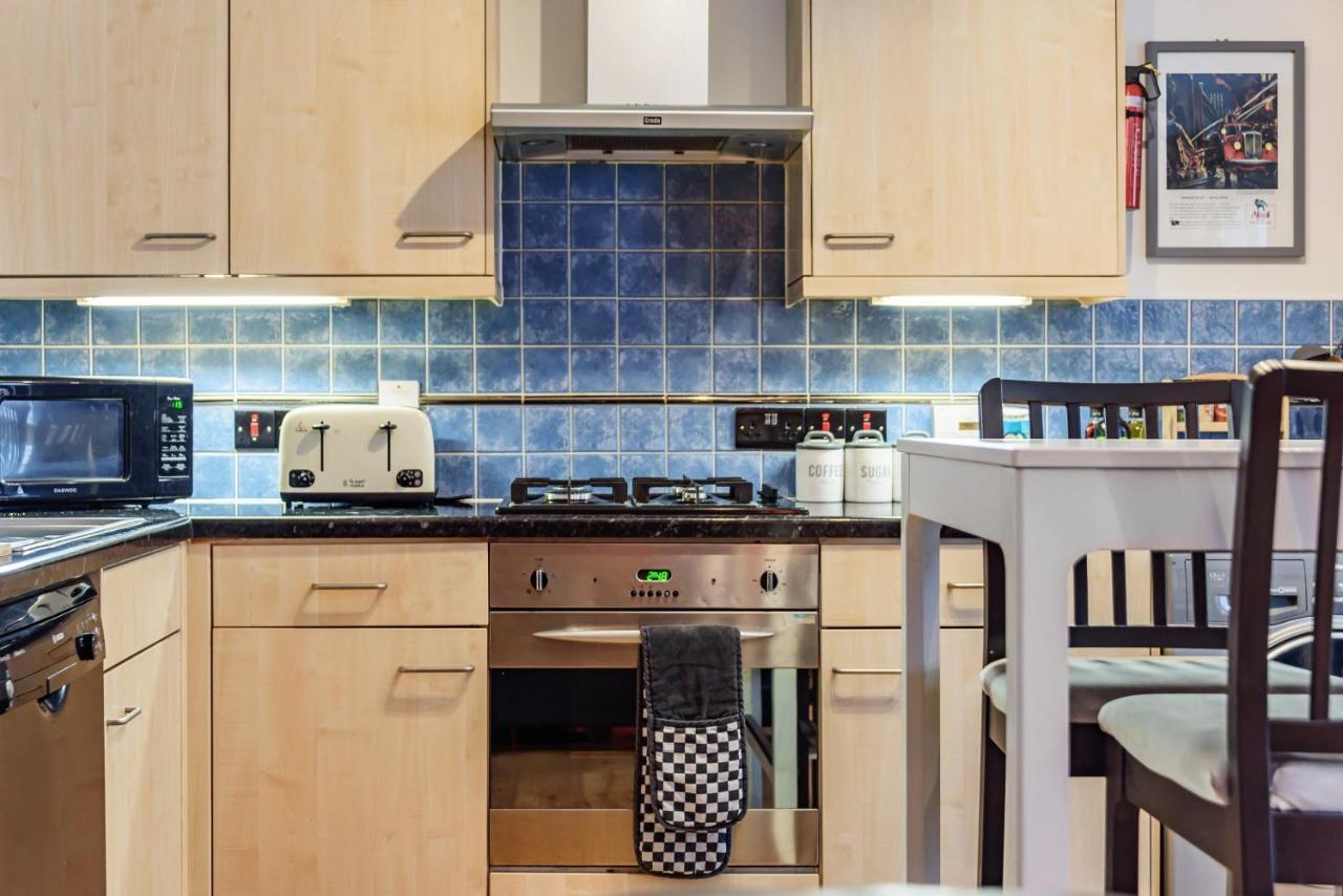Stylish 2 Bedroom Apartment, Central Exeter, Parking On Site Εξωτερικό φωτογραφία